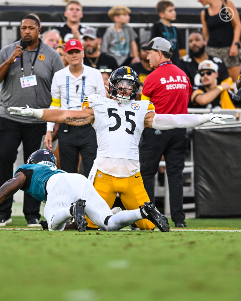 Holcomb en su partido de regreso / Pittsburg Steelers